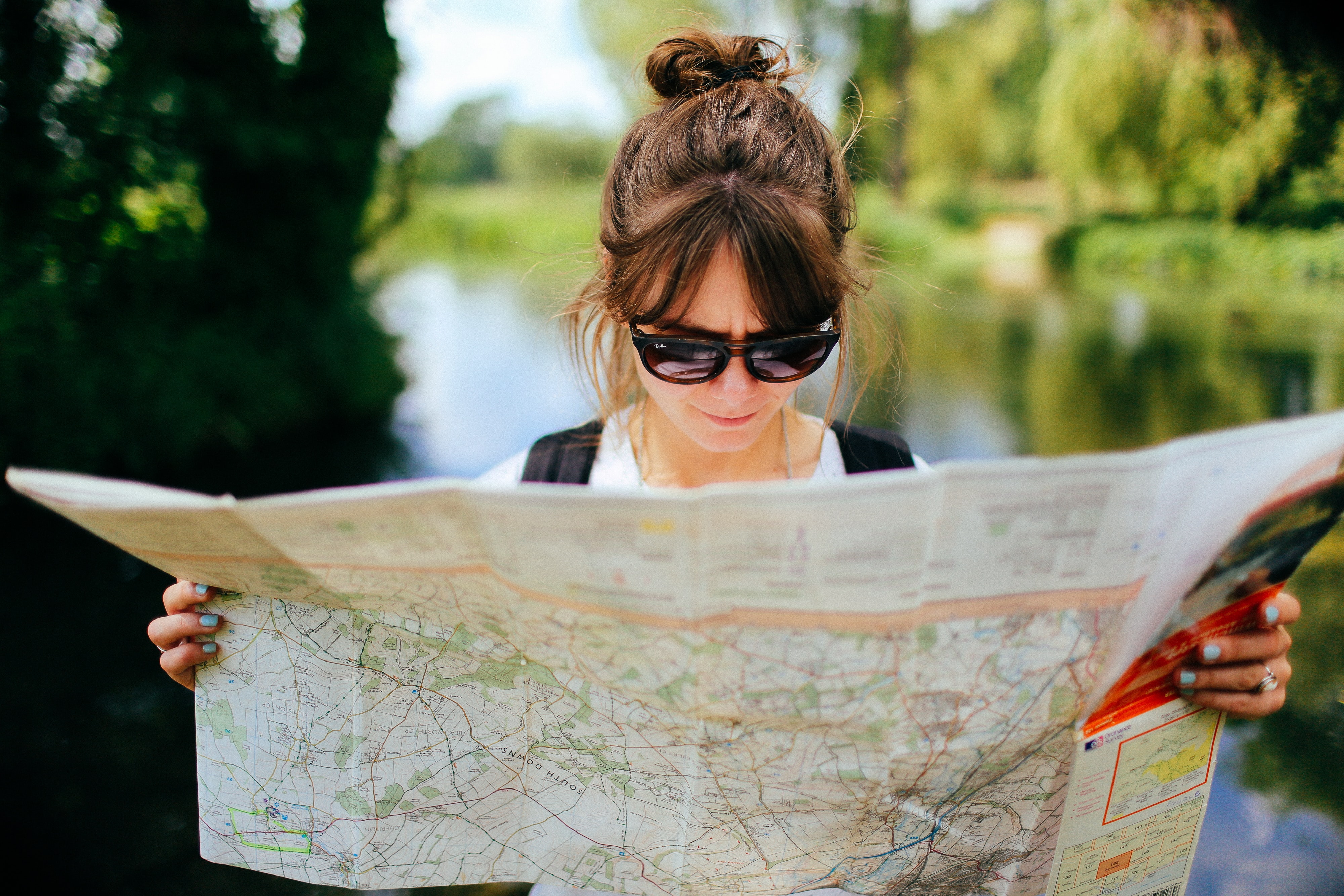 FRIGHTENING! THIS TOURIST AND HER PAPER MAP